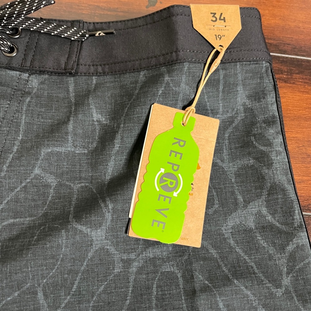 Quiksilver Men's Surfsilk Hi Tribal‎ Scallop 19" size 34 NWT - Picture 3 of 14